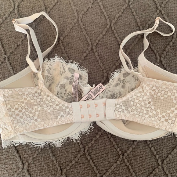 Victoria's Secret Lace Bra in Cream and White - Picture 3 of 4